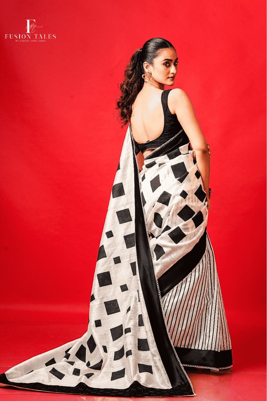 blackwhitedotsaree.jpeg