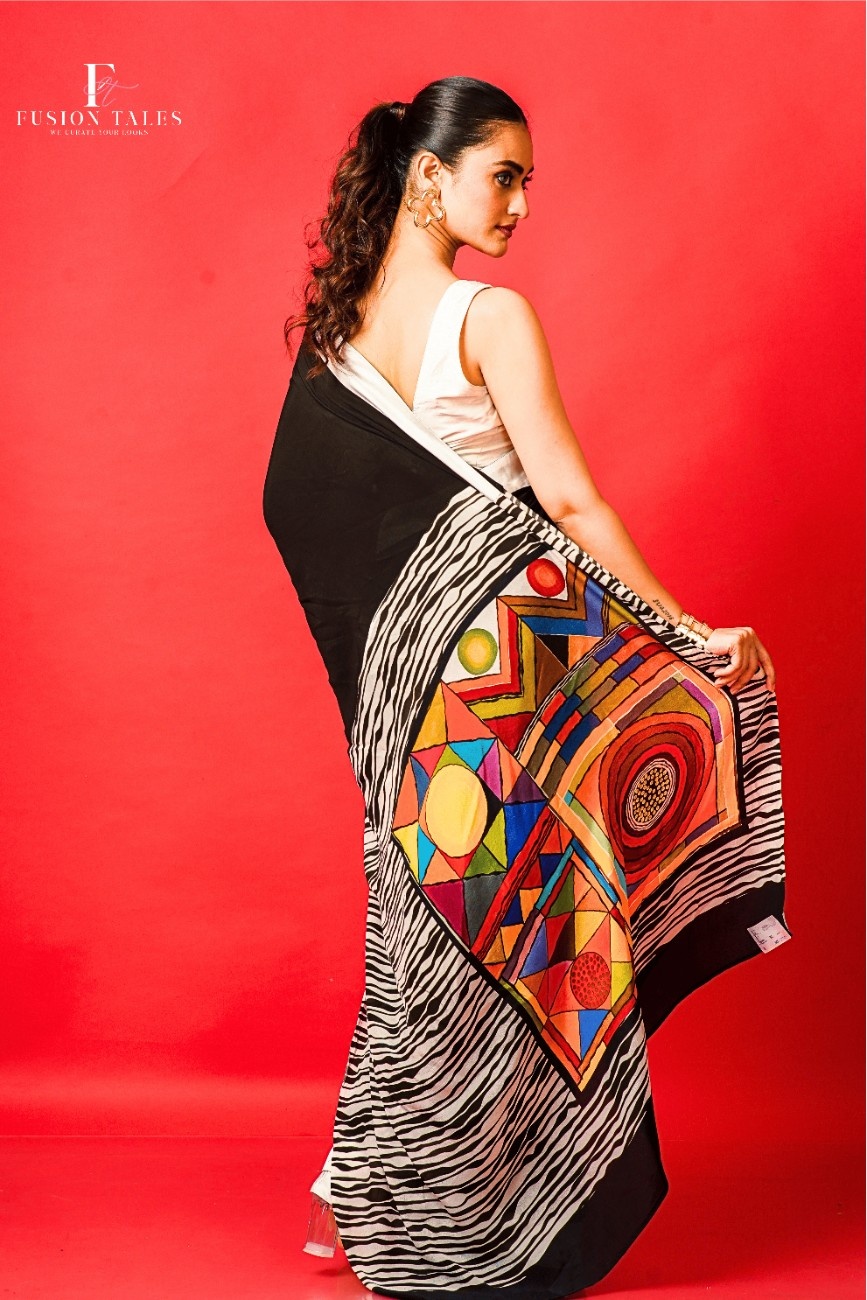 blackwhiteprintsaree.jpeg